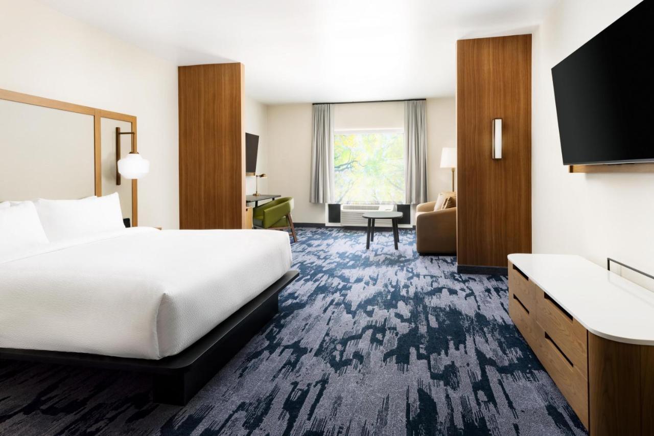 Hotel Fairfield & By Marriott Yosemite 3*